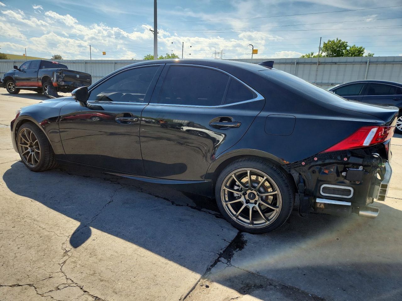 2016 Lexus Is 300 - Фото 2