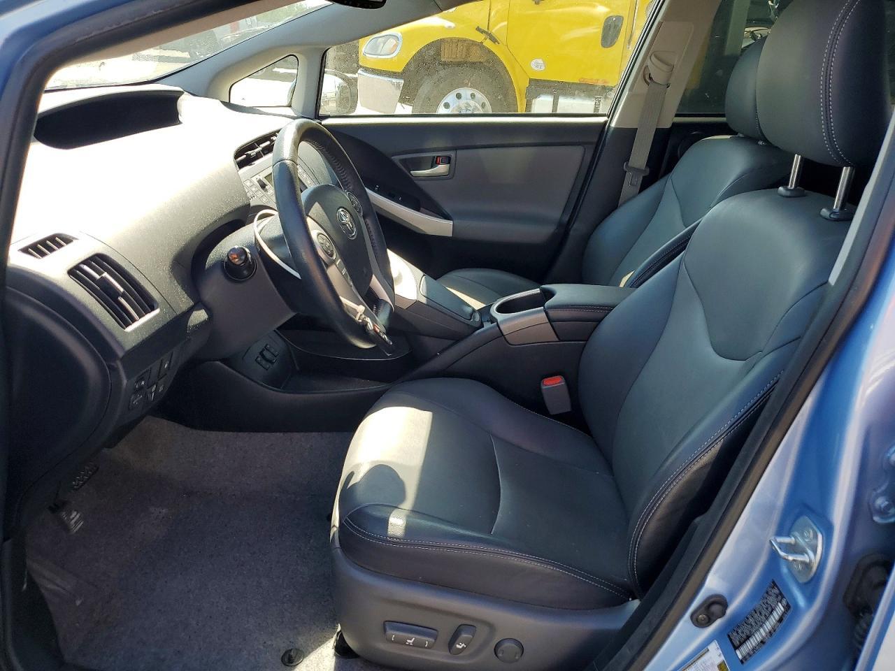 2014 Toyota Prius Plug-In Hybrid Advanced - Фото 7