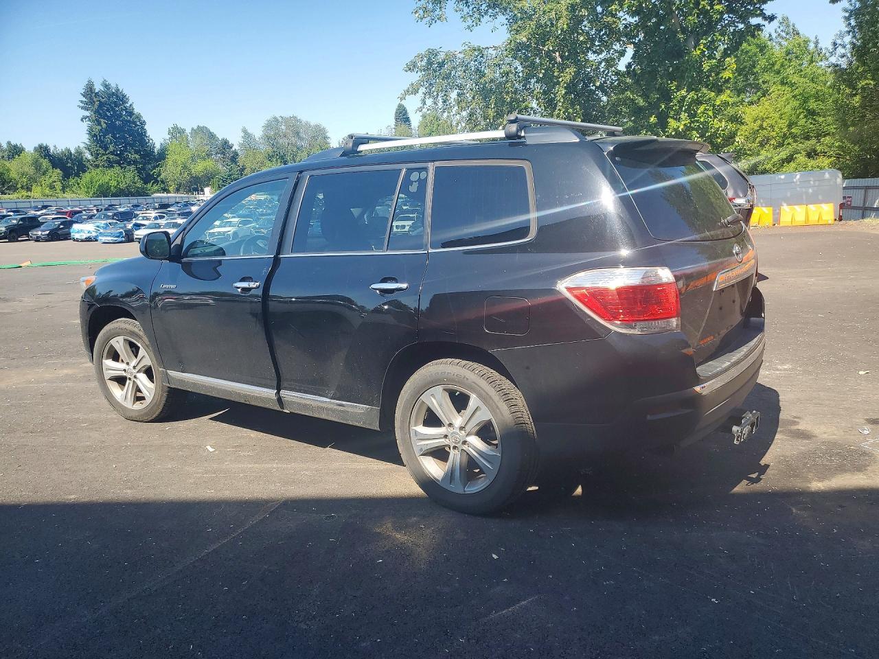 2013 Toyota Highlander Limited - Image 2