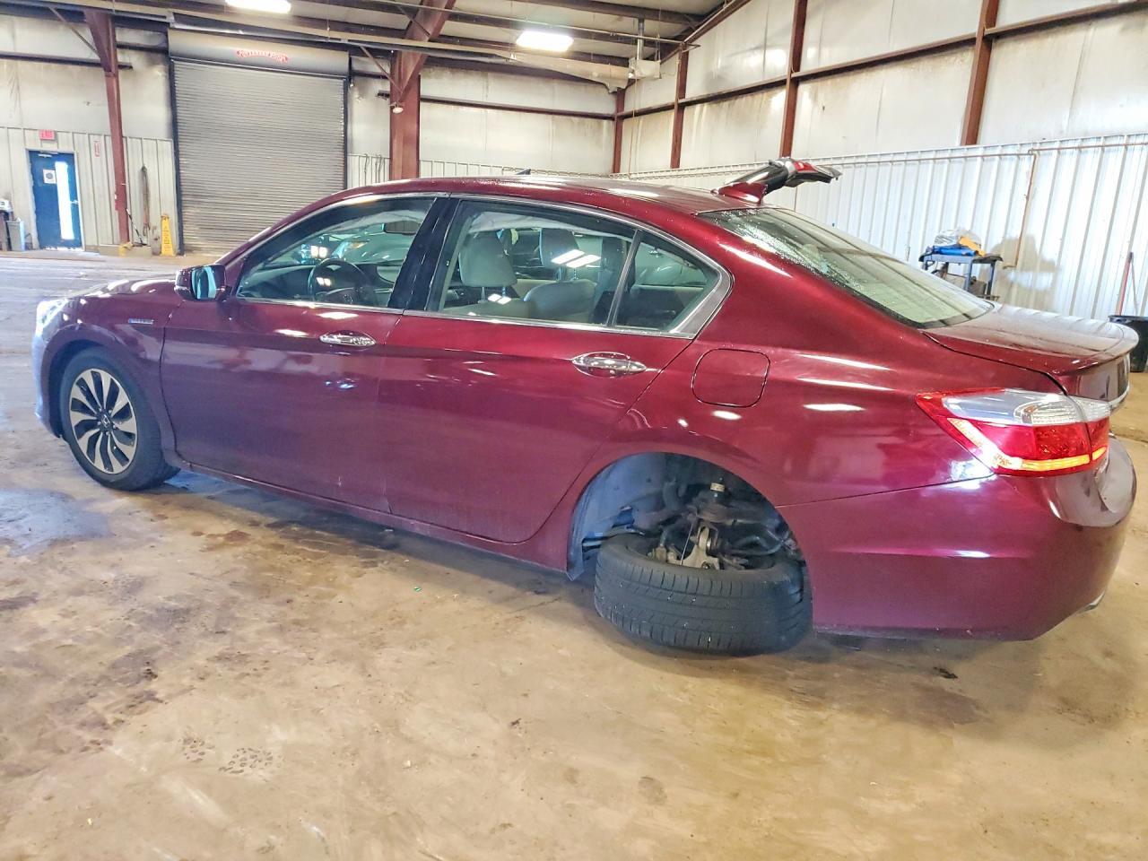 2015 Honda Accord Hybrid Exl - Image 2