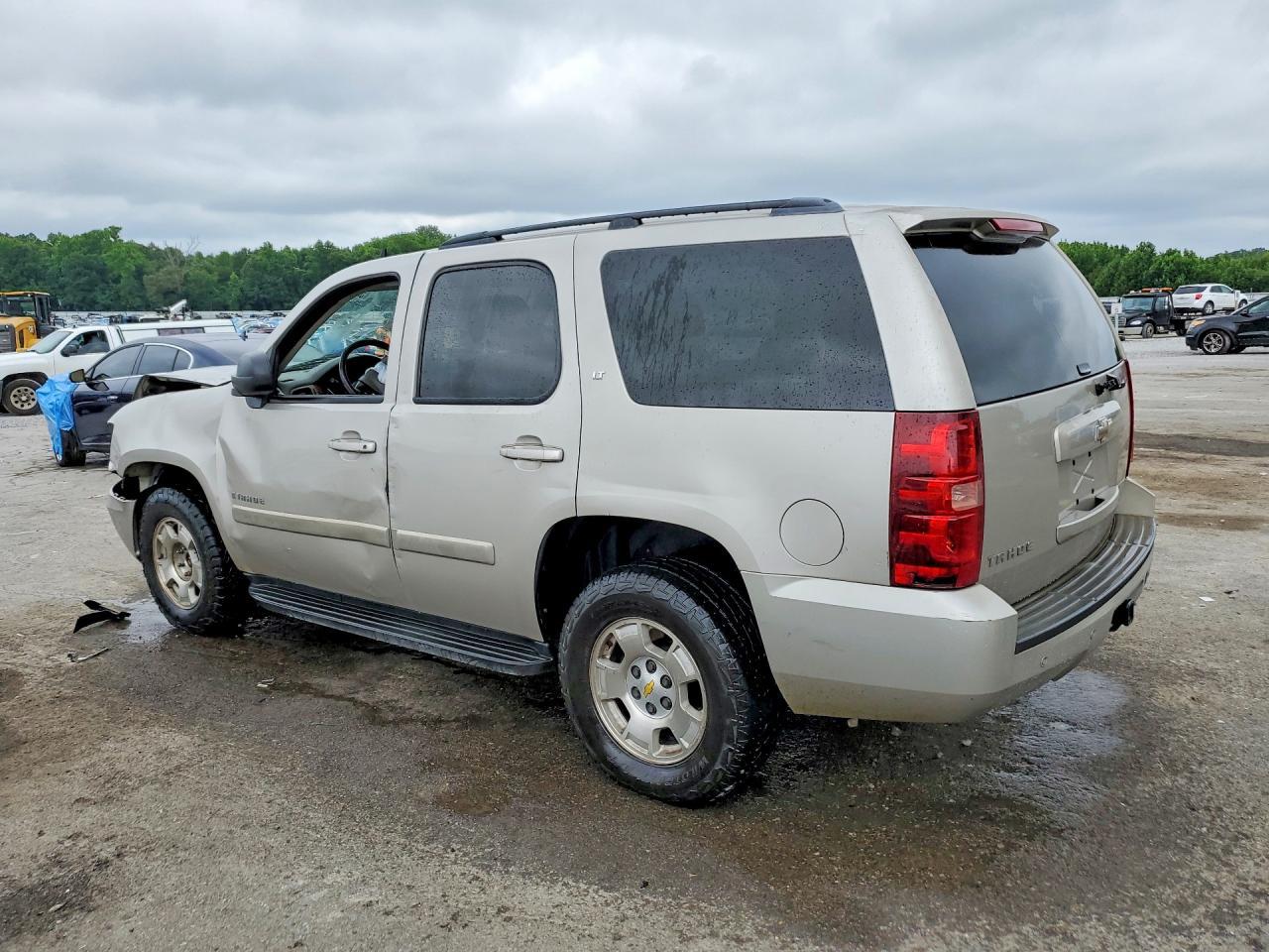 2008 Chevrolet Tahoe C1500 - Фото 2
