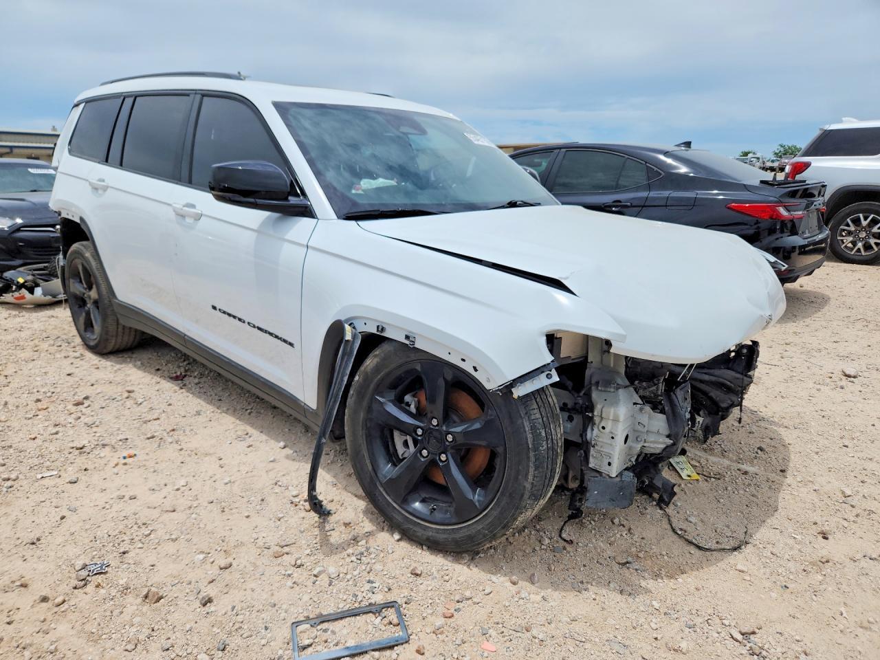 2023 Jeep Grand Cherokee L Laredo - Image 4