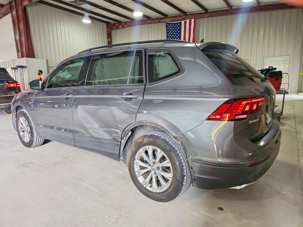 2020 Volkswagen Tiguan S - Image 2