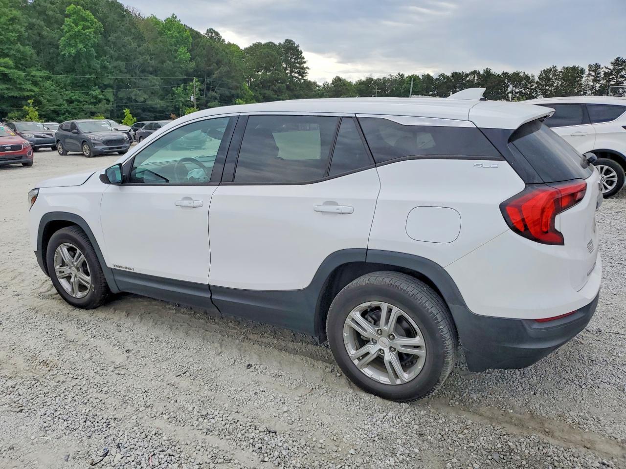 2018 GMC Terrain Sle - Image 2