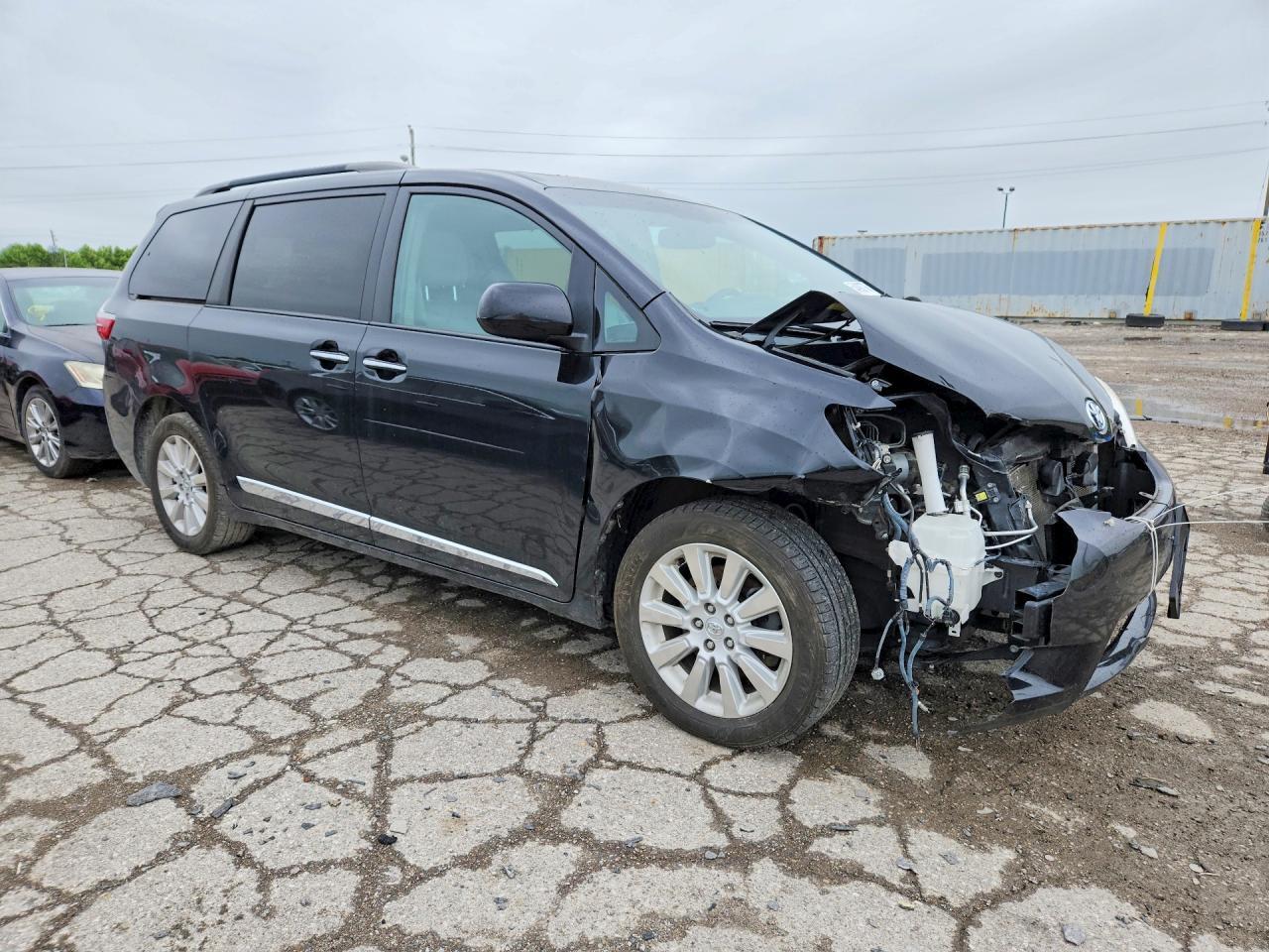 2015 Toyota Sienna Xle Premium 7-Passenger - Фото 4