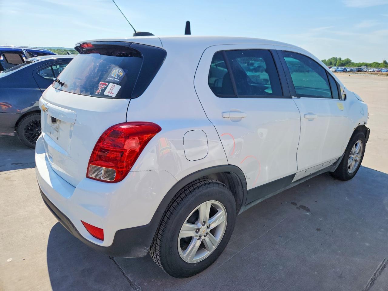 2020 Chevrolet Trax Ls - Фото 3
