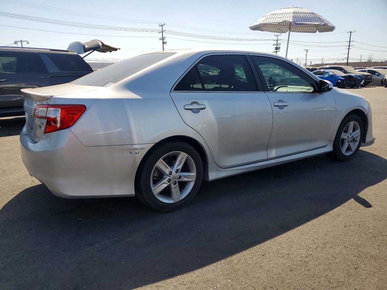 2014 Toyota Camry Se - Image 5