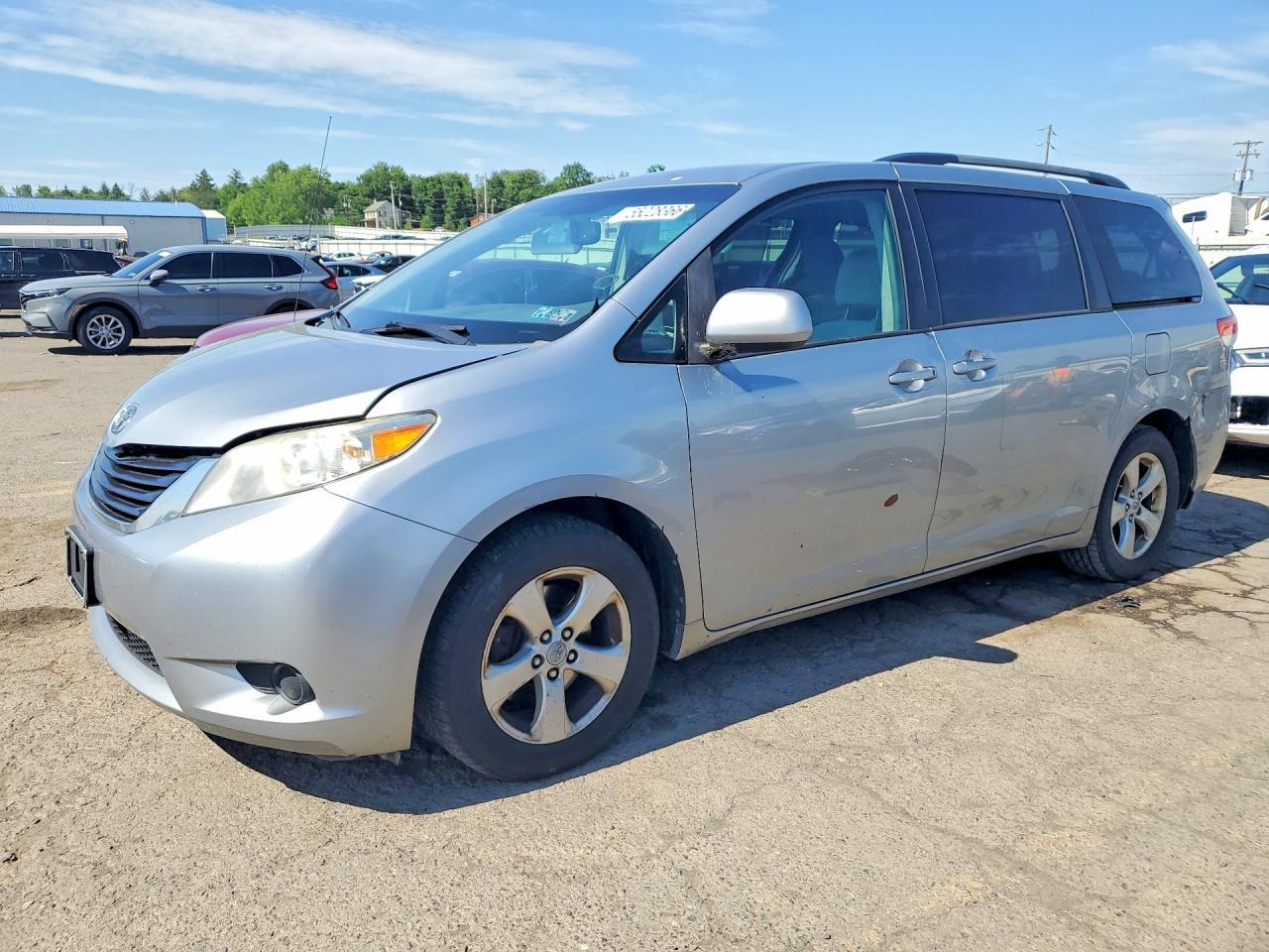 2011 Toyota Sienna Le