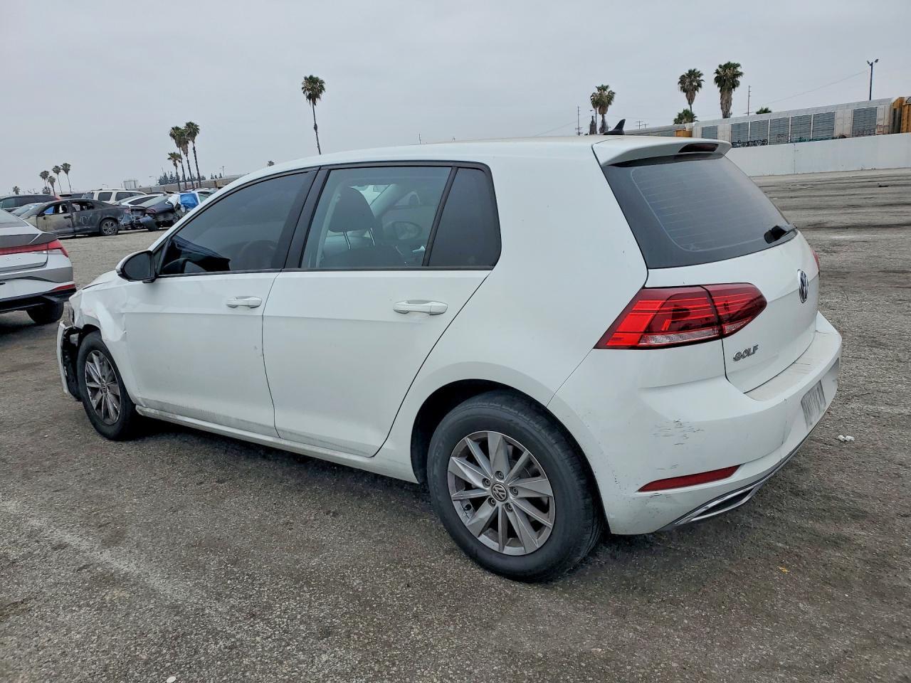2019 Volkswagen Golf S - Фото 2