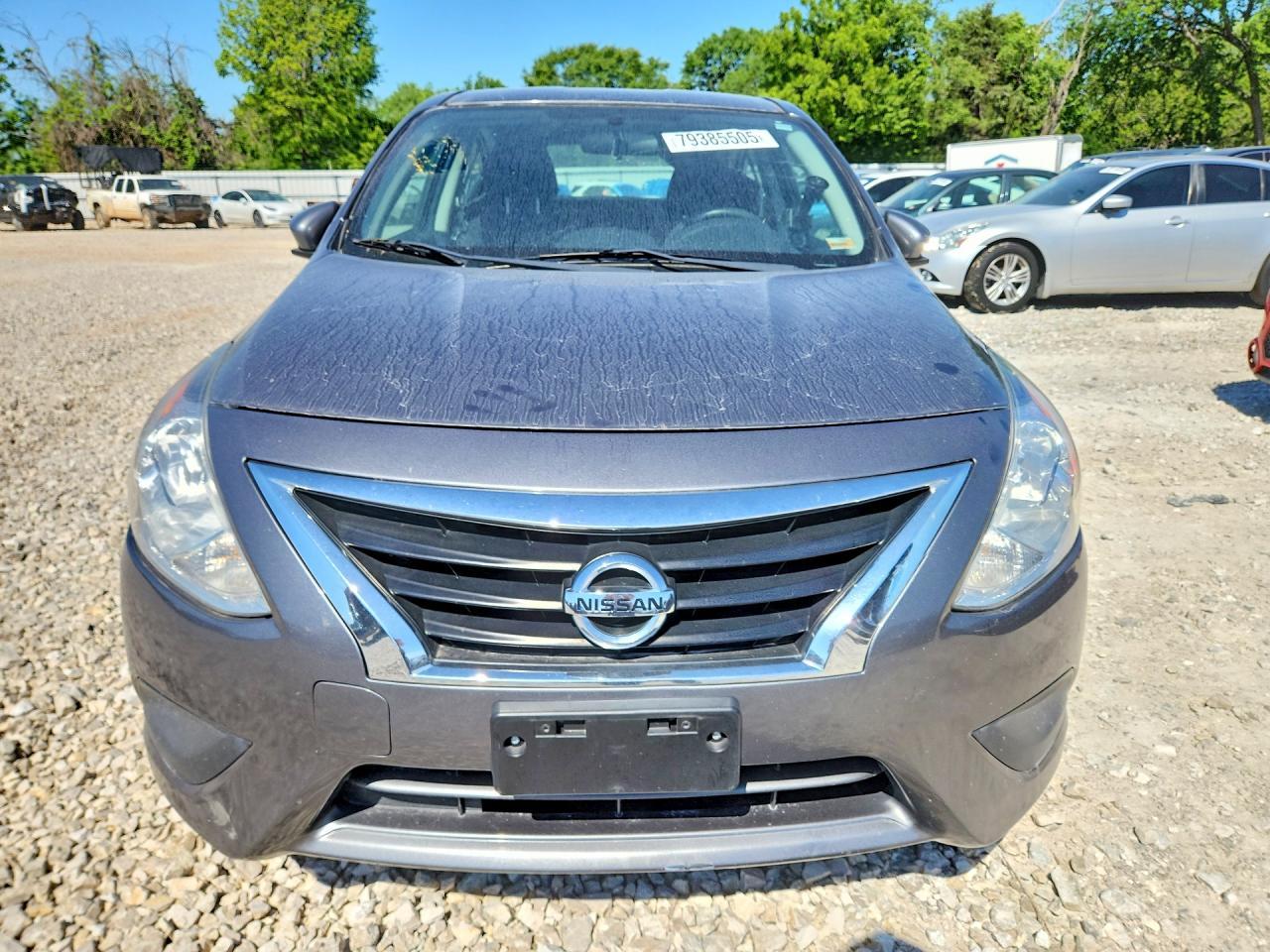 2018 Nissan Versa Sv - Image 5