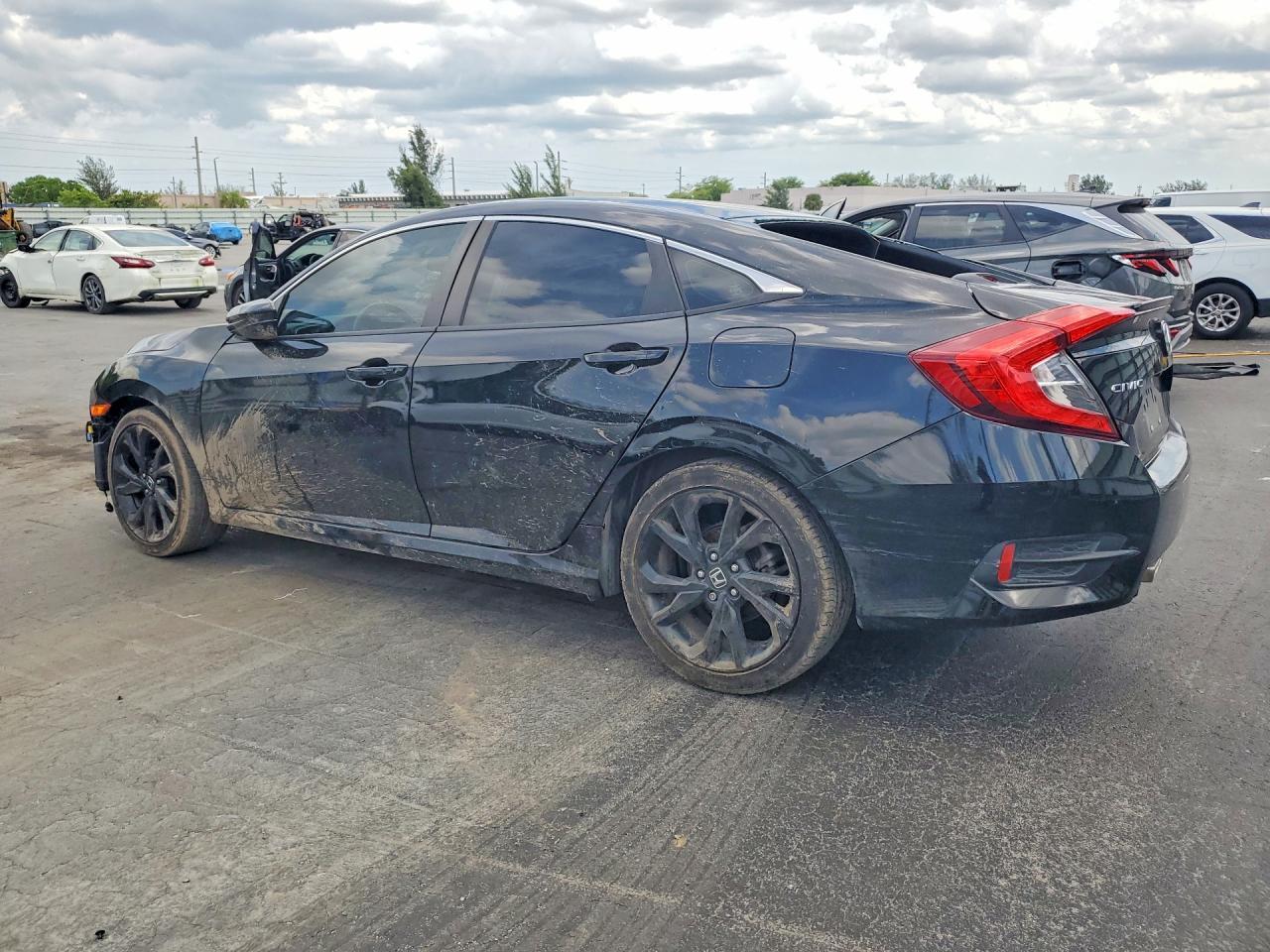 2019 Honda Civic Sport - Фото 2