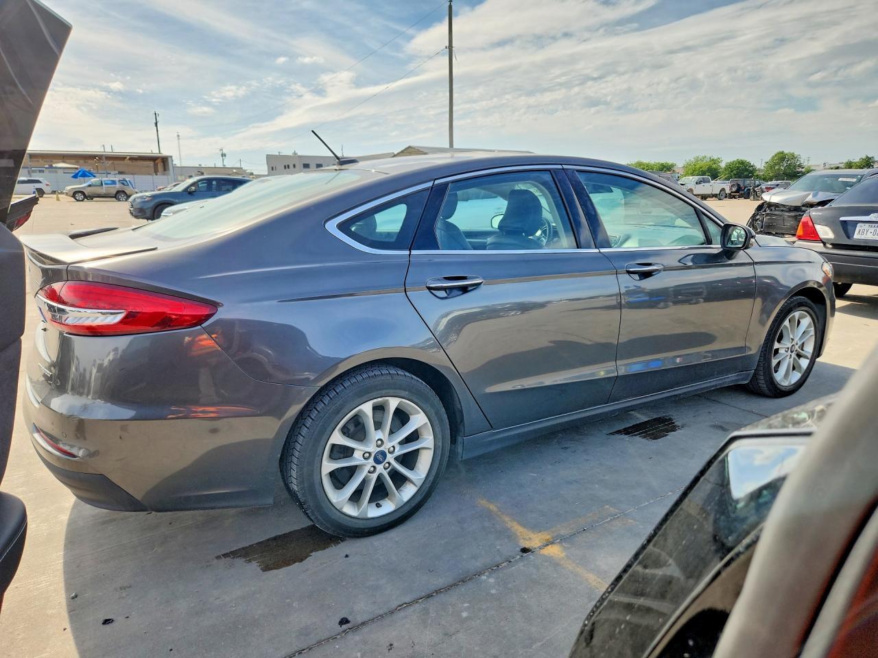 2019 Ford Fusion Titanium - Фото 3
