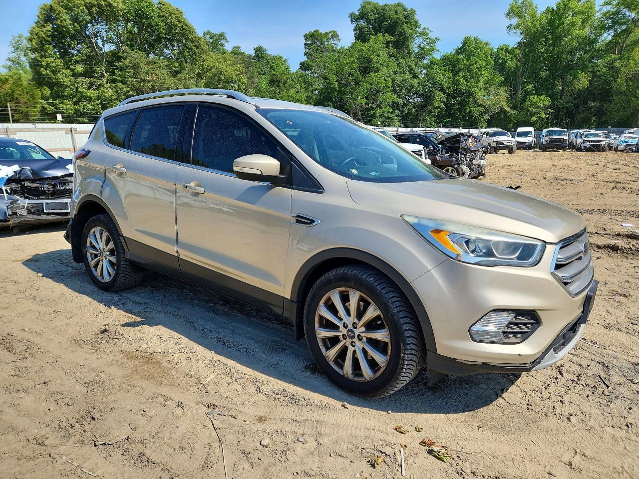 2017 Ford Escape Titanium - Image 4