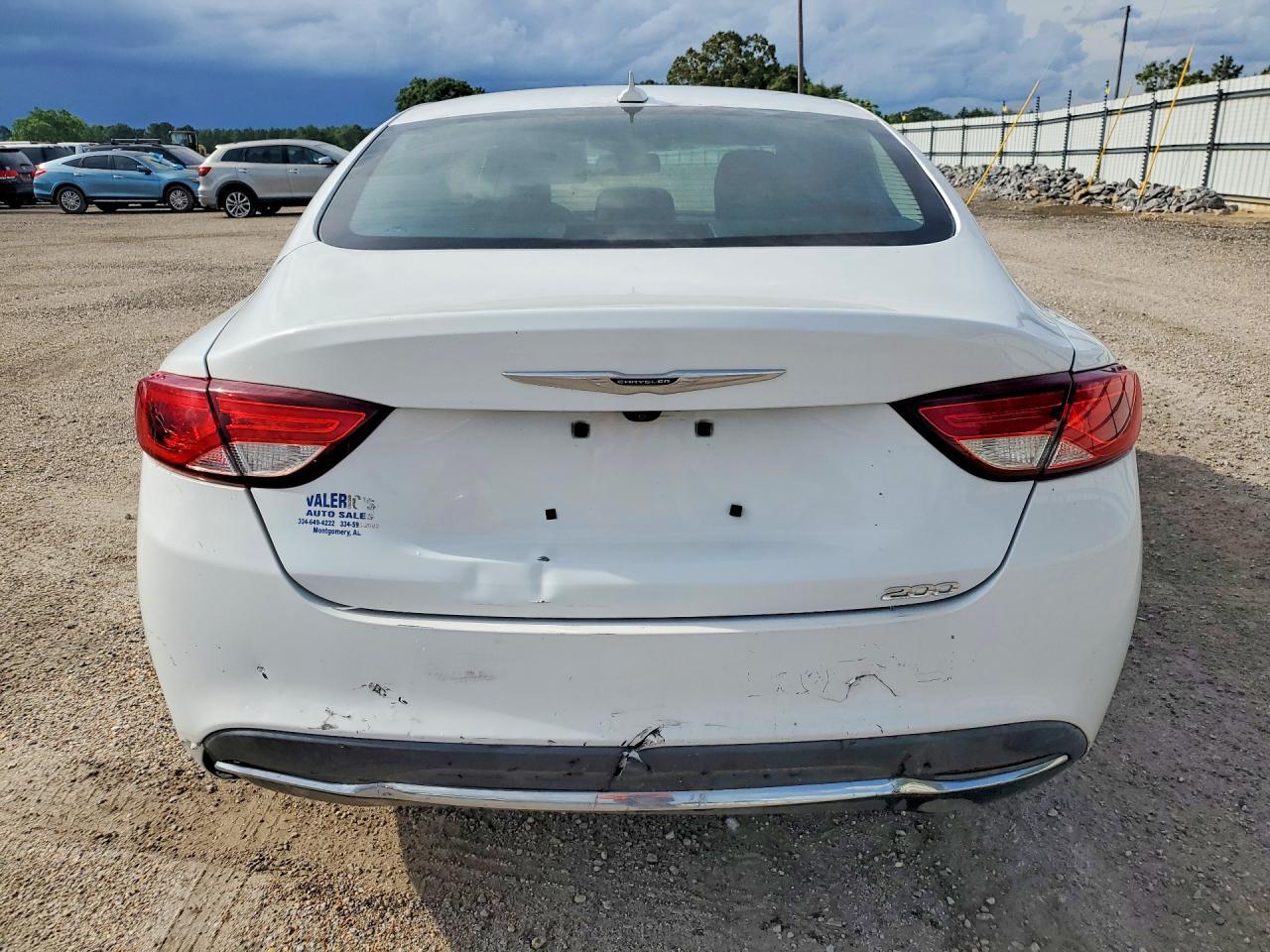 2016 Chrysler 200 Limited - Image 6