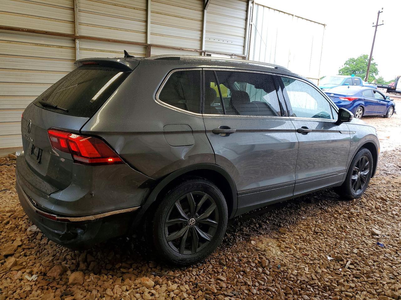 2024 Volkswagen Tiguan Se - Image 3