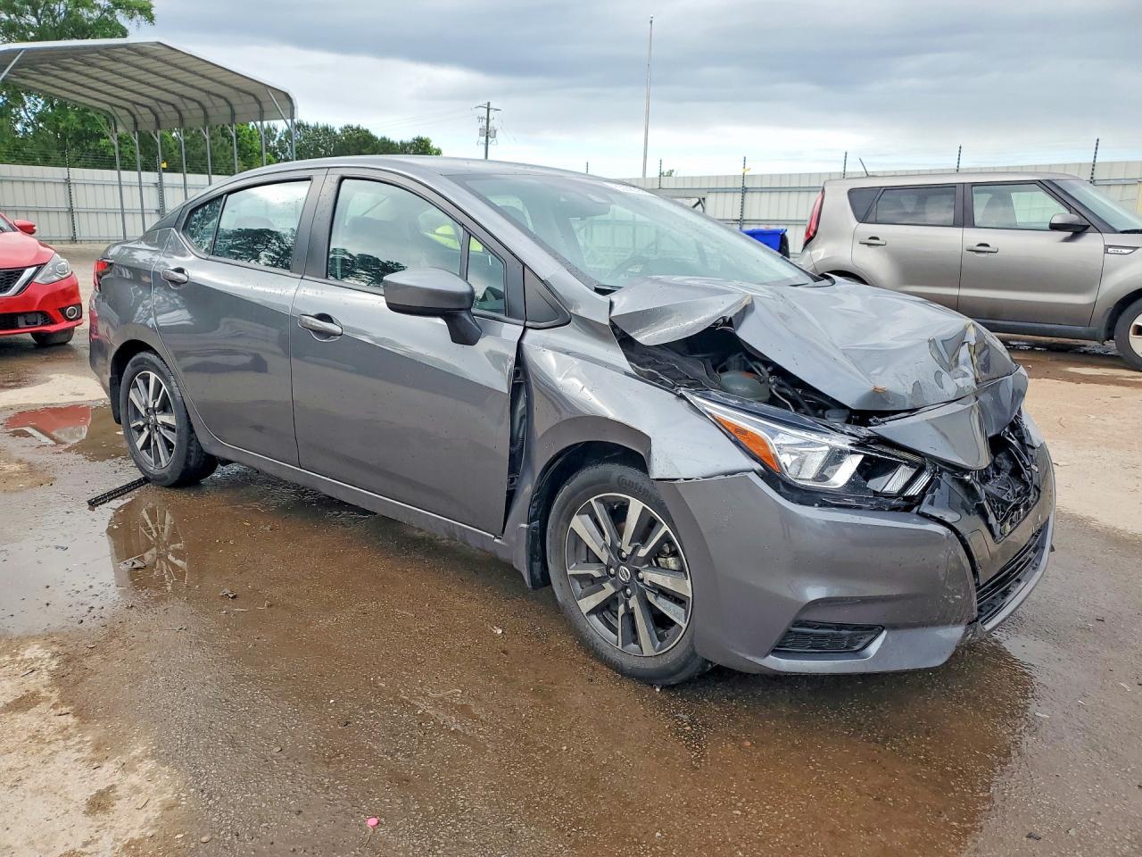2022 Nissan Versa Sv - Image 4