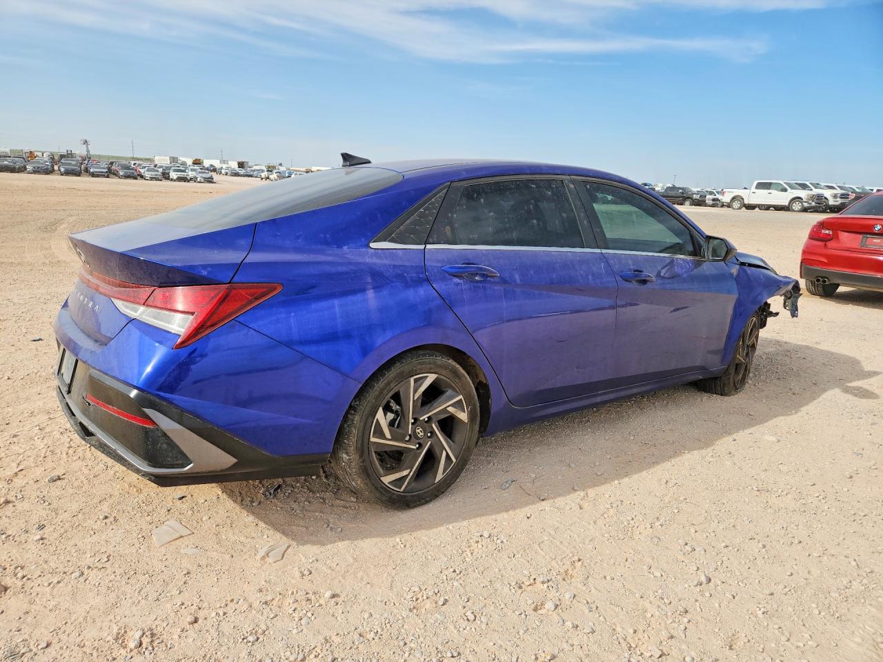 2024 Hyundai Elantra Sel - Image 3