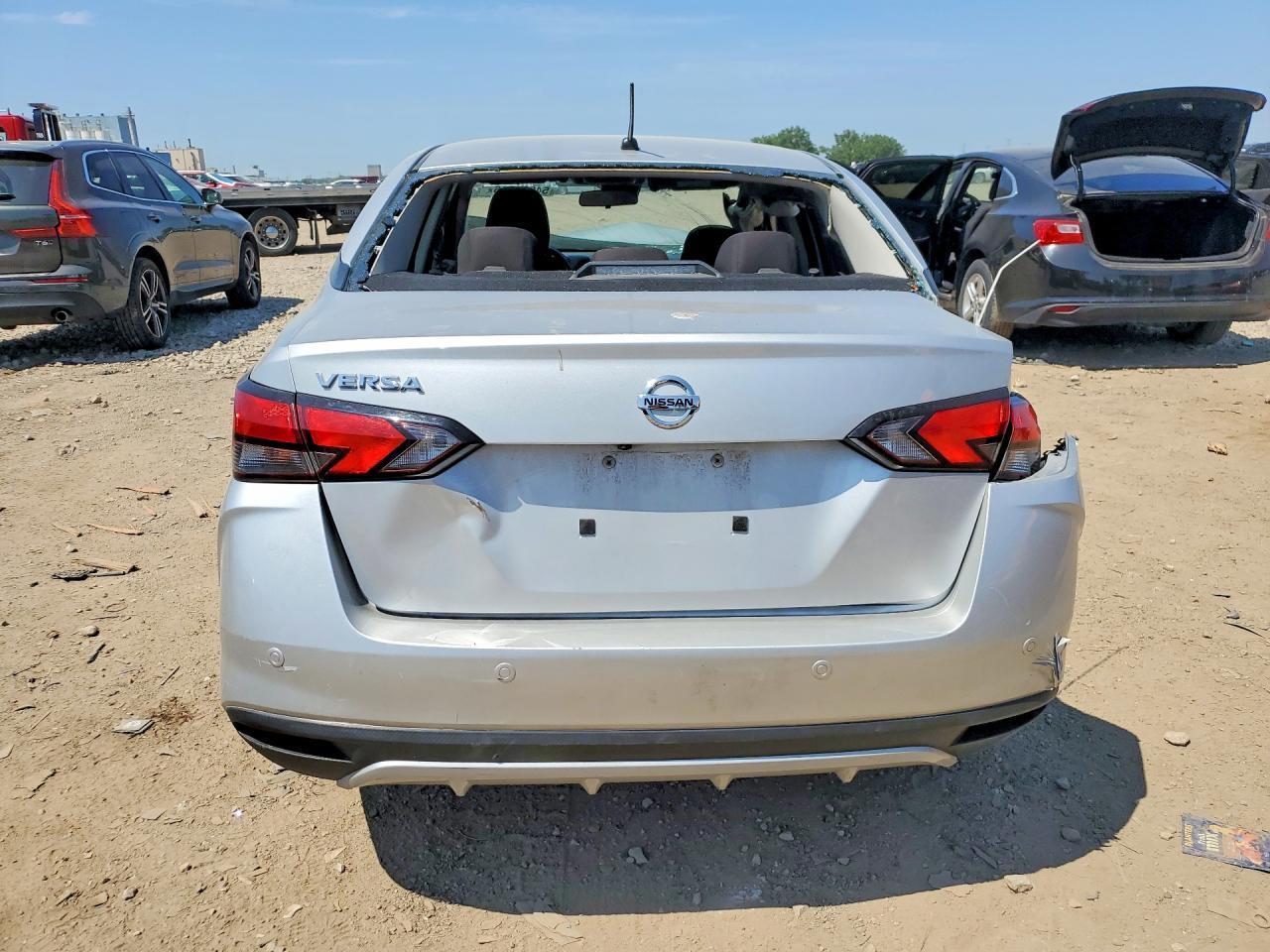 2021 Nissan Versa S - Фото 6
