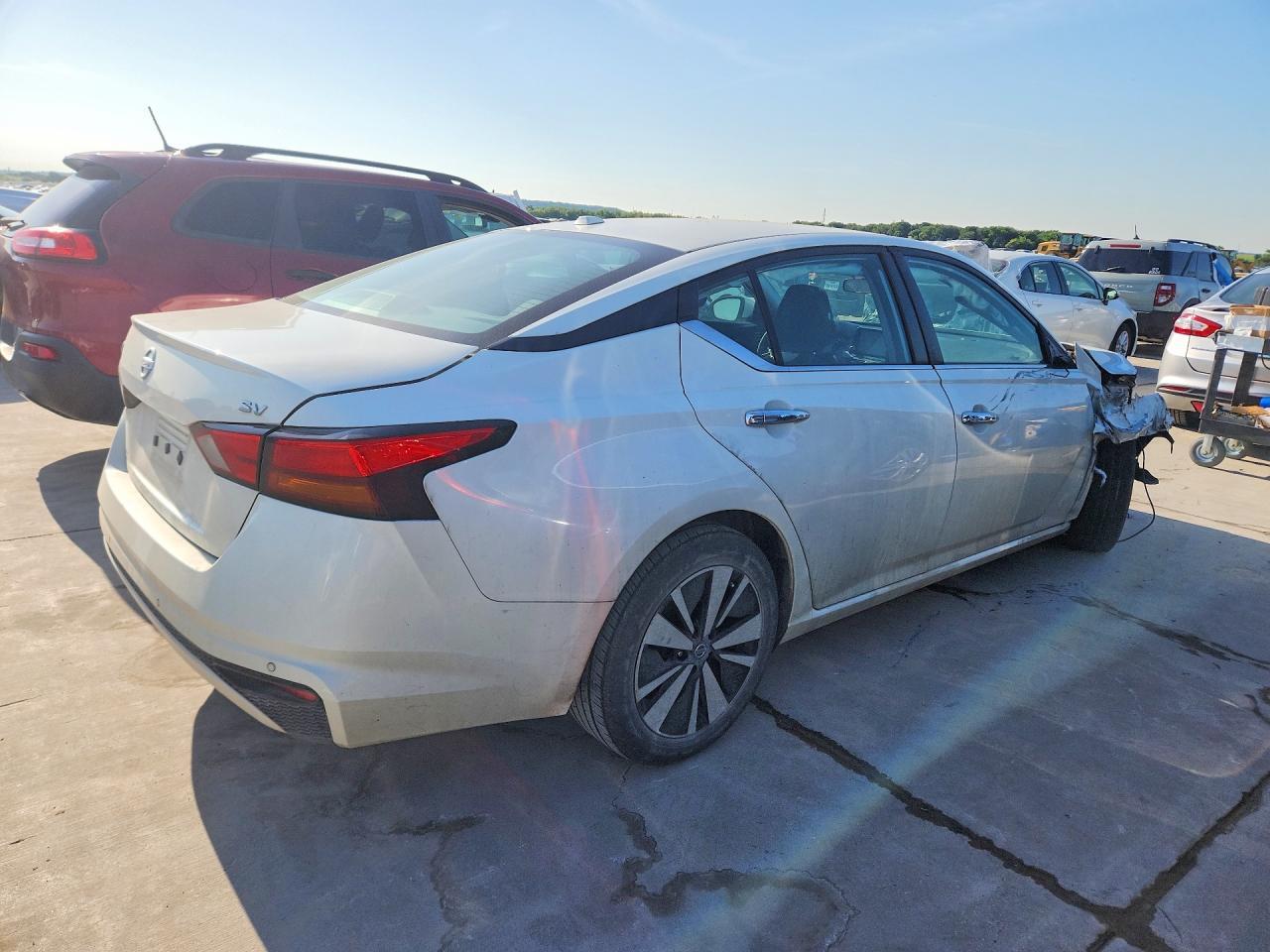 2022 Nissan Altima Sv - Фото 3