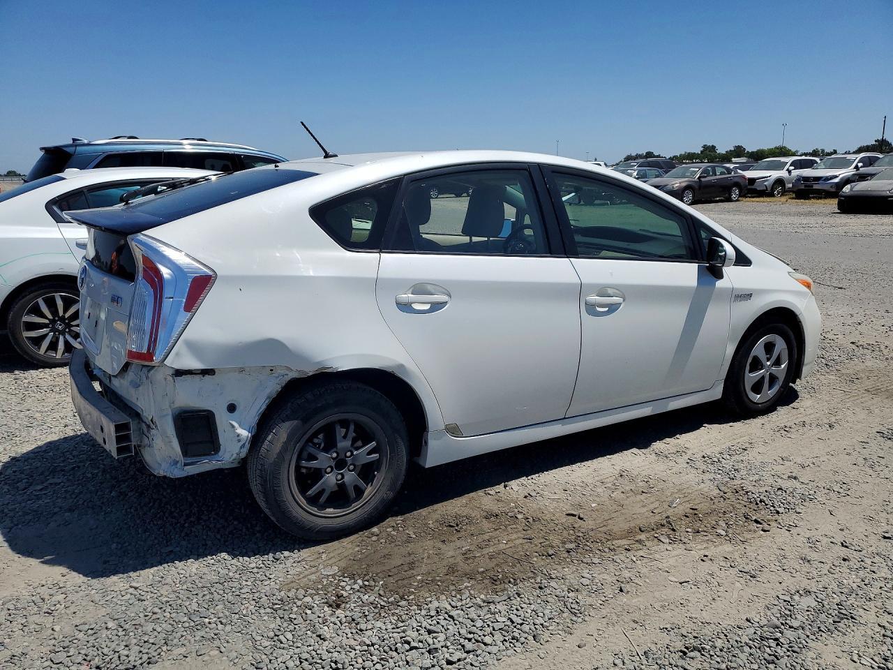 2015 Toyota Prius Two - Фото 3