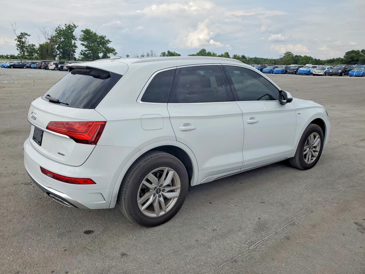 2023 Audi Q5 Premium 45 - Фото 3