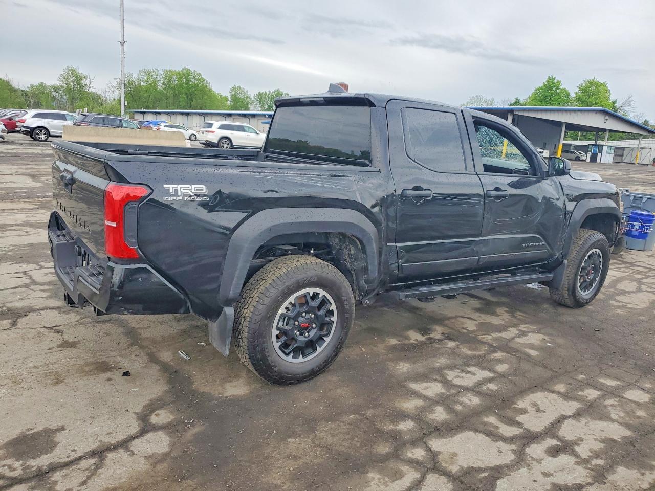 2025 Toyota Tacoma Trd Off-Road - Image 3