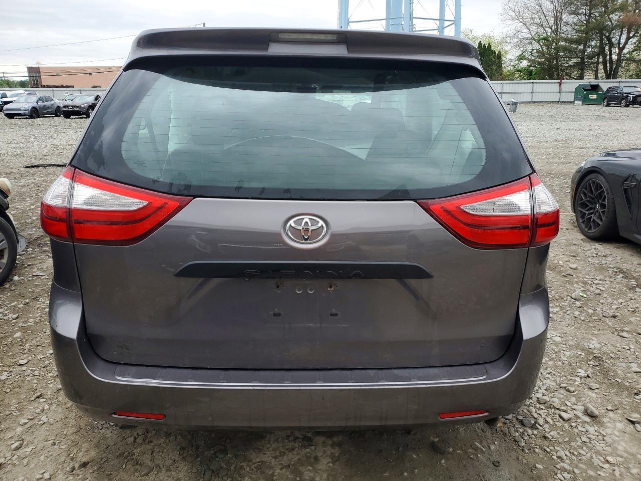 2015 Toyota Sienna L 7-Passenger - Фото 6