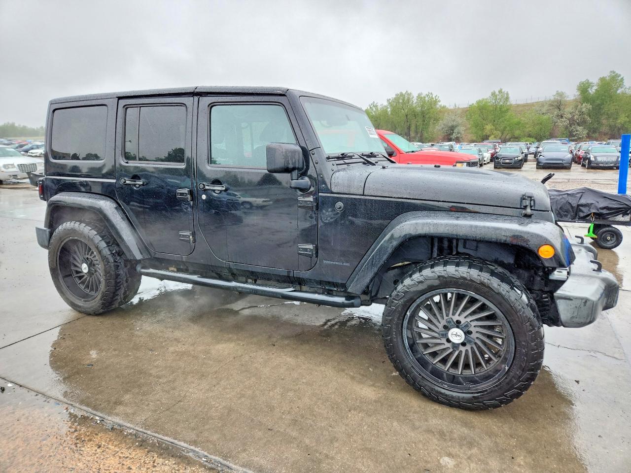 2015 Jeep Wrangler Unlimited Sahara - Image 4