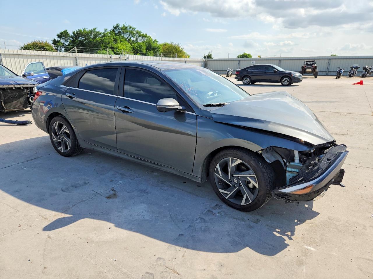 2024 Hyundai Elantra Limited - Image 4