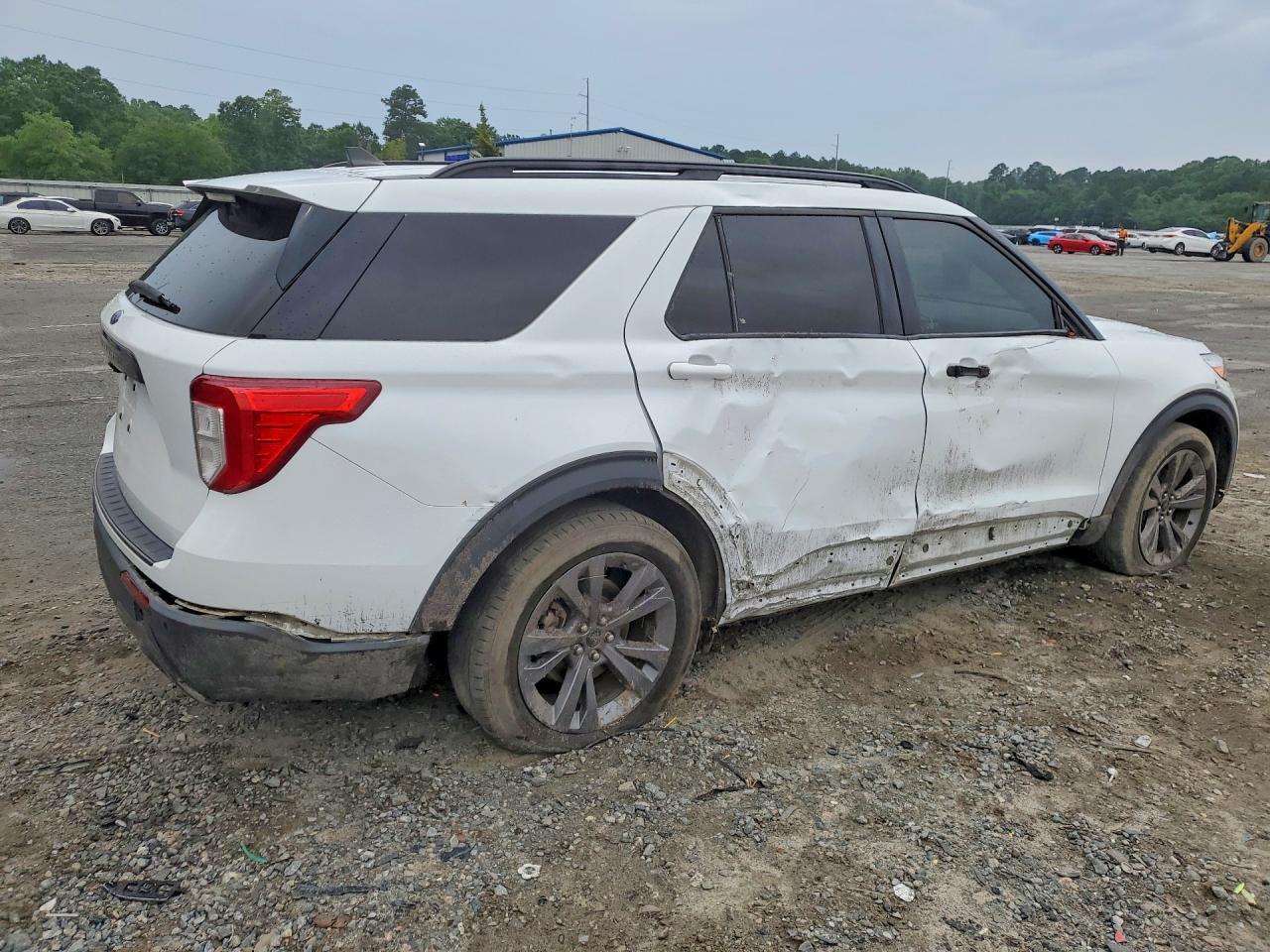 2021 Ford Explorer Xlt - Image 3