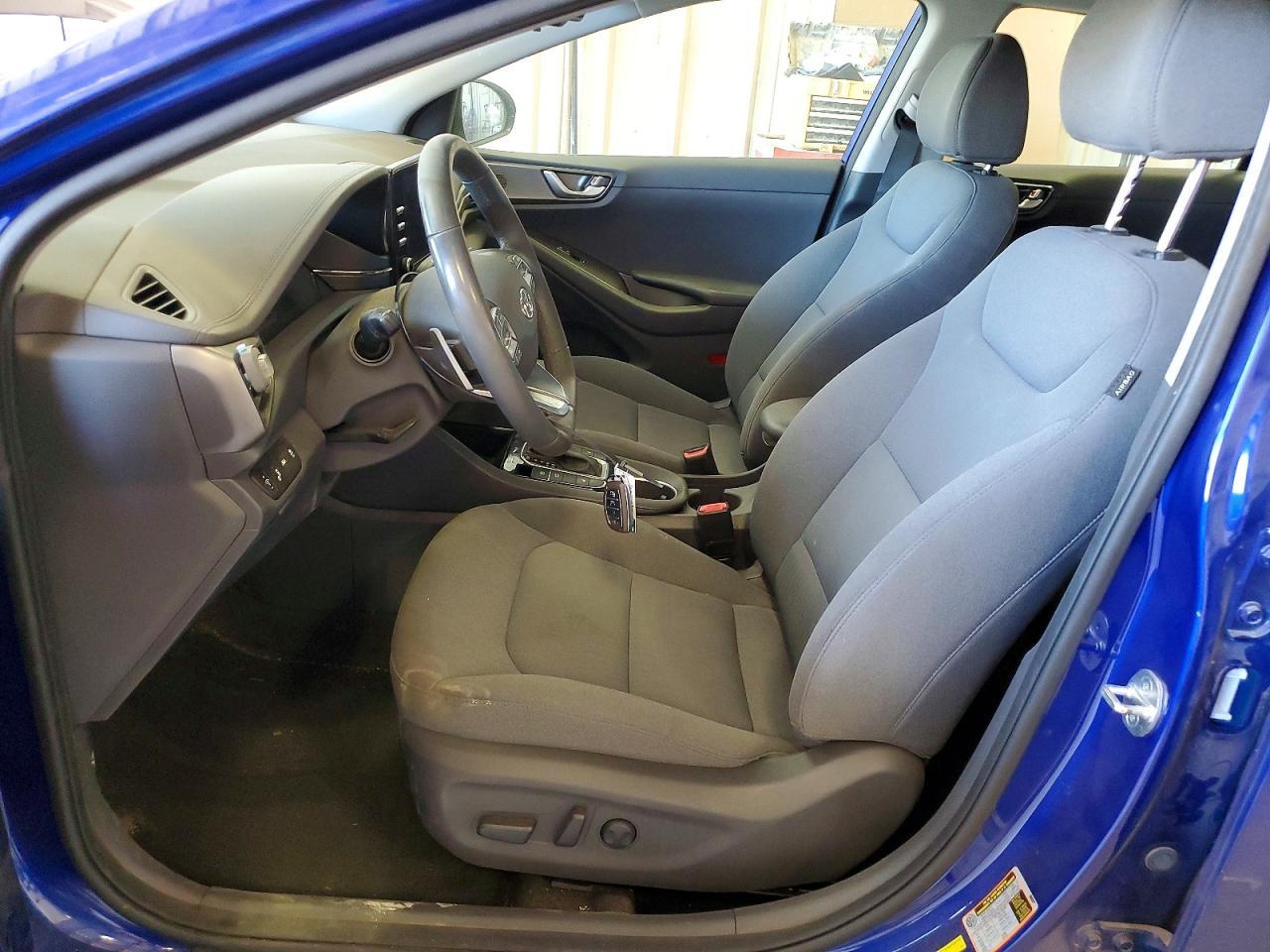 2022 Hyundai Ioniq Se - Image 7