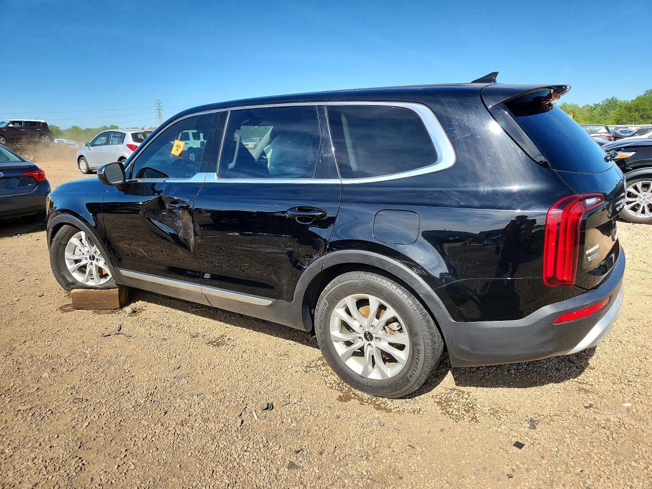 2022 Kia Telluride Lx - Image 2