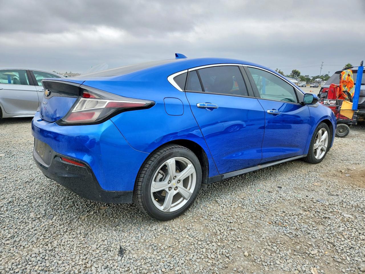 2018 Chevrolet Volt Lt - Image 3