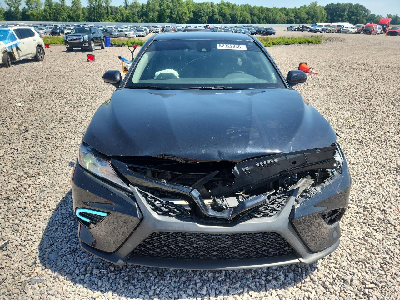 2020 Toyota Camry Se - Фото 5