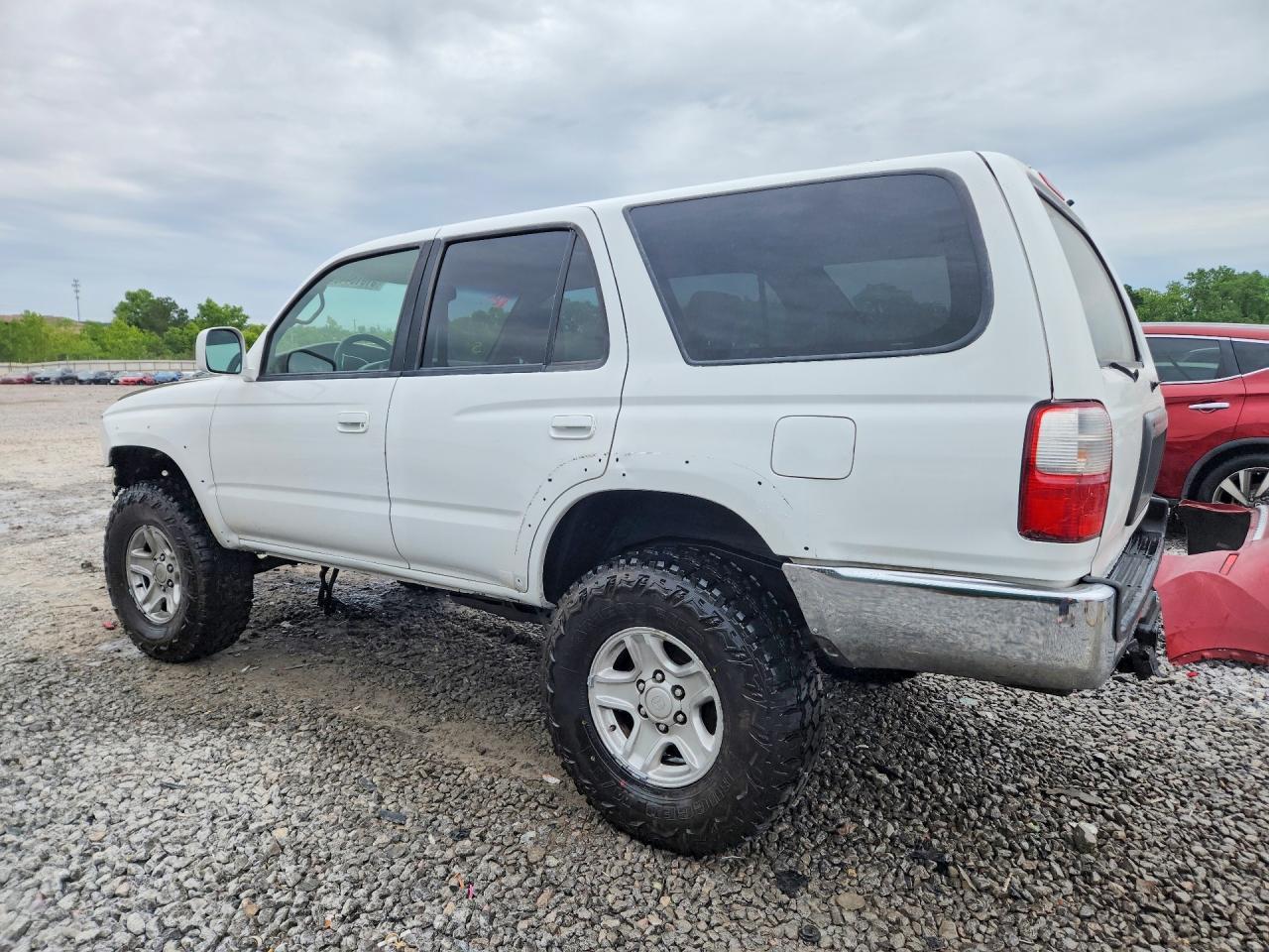 2001 Toyota 4Runner Sr5 - Image 2