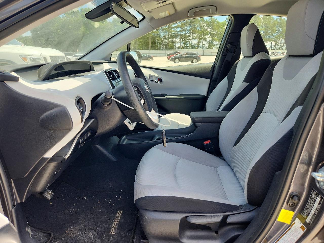 2017 Toyota Prius One - Image 7