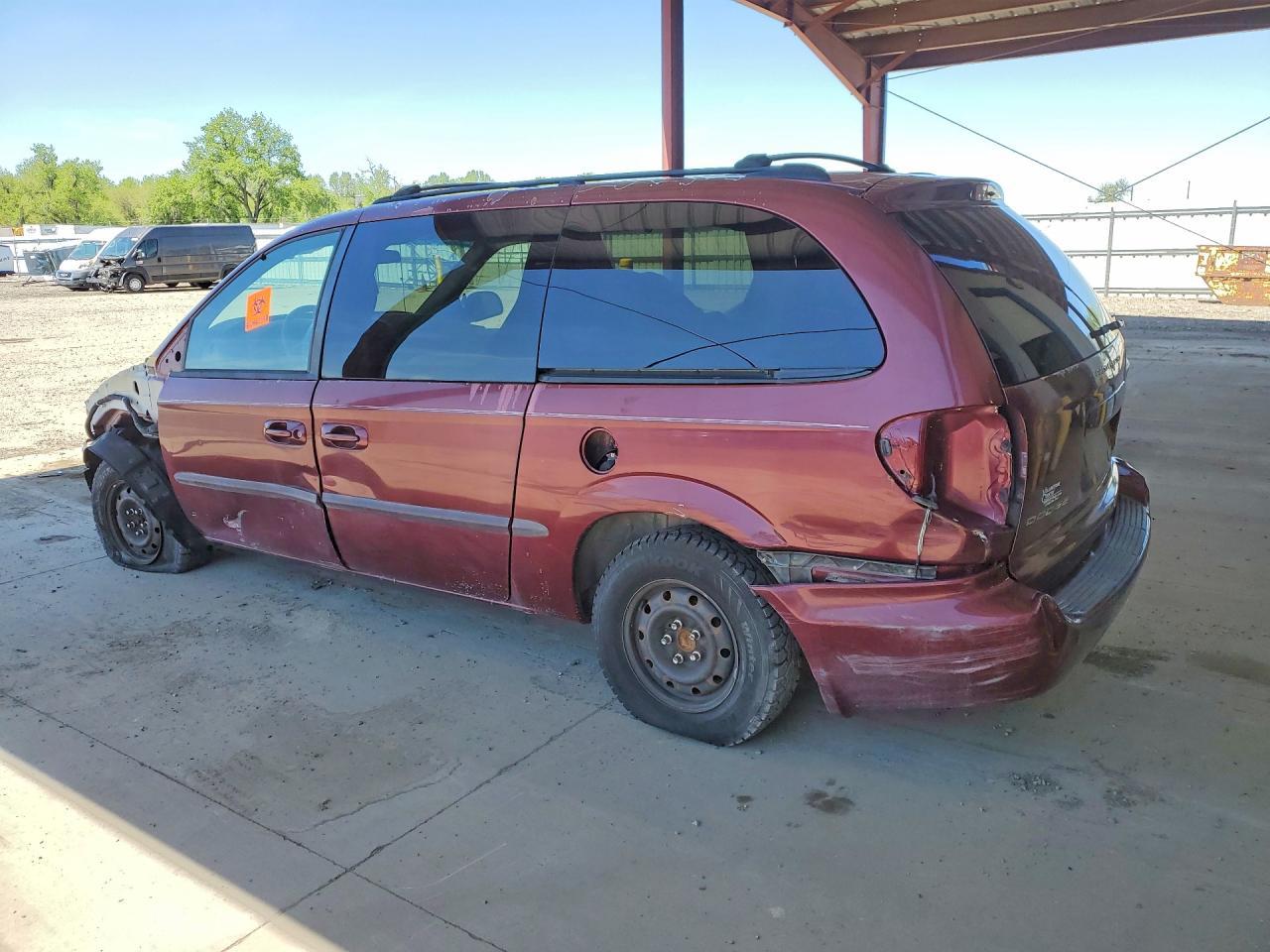 2002 Dodge Grand Caravan Sport - Image 2
