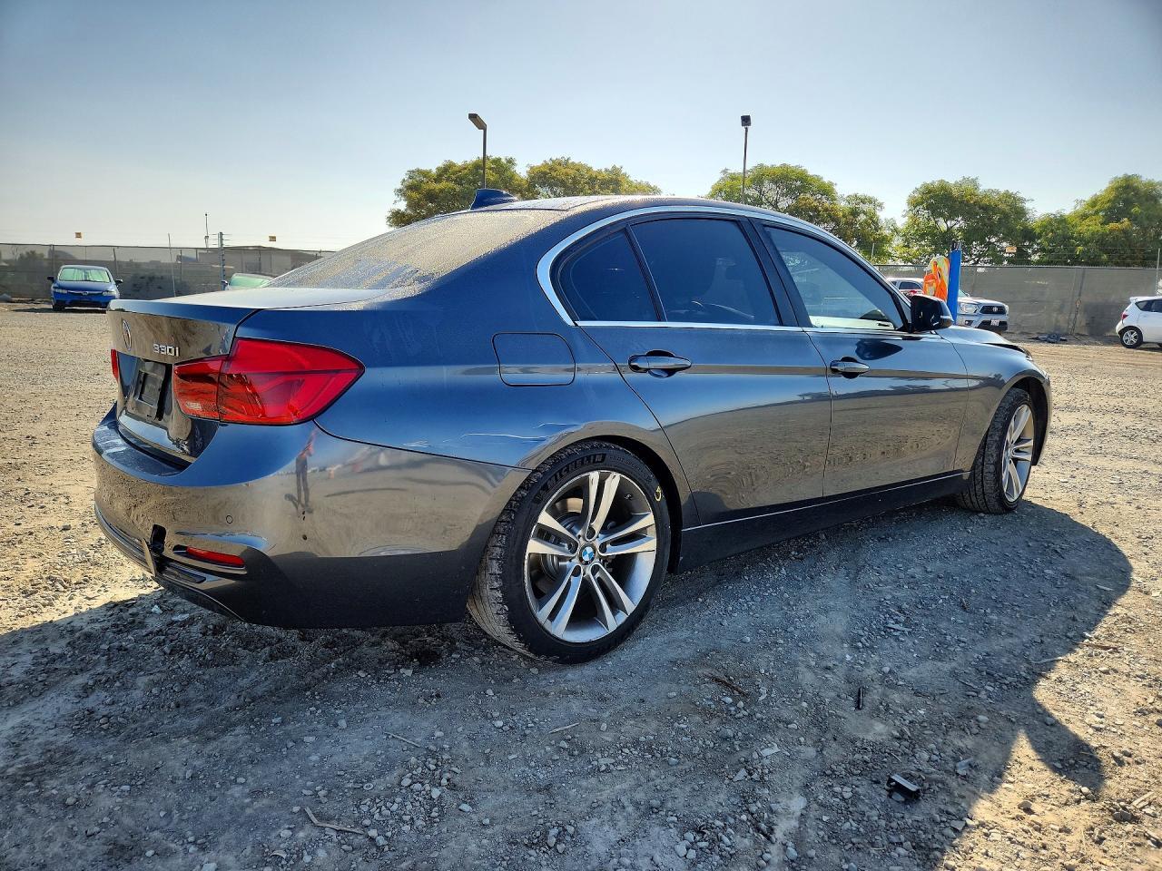 2018 BMW 330 I - Фото 3