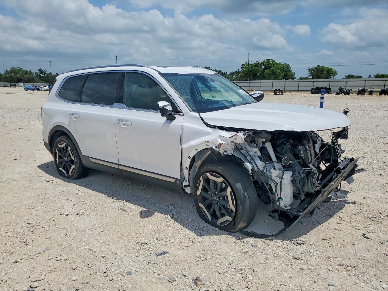 2024 Kia Telluride S - Image 4