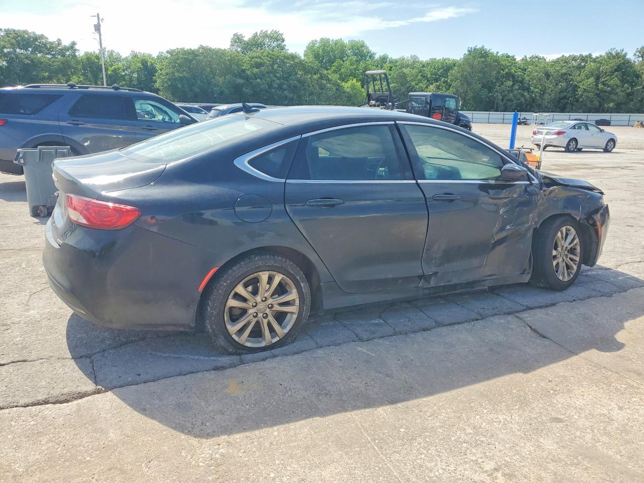 2016 Chrysler 200 Limited - Image 3