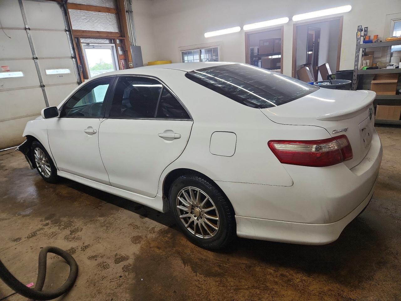 2009 Toyota Camry Se - Фото 2