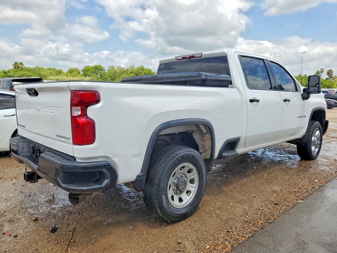 2024 Chevrolet Silverado K2500 Custom - Фото 3