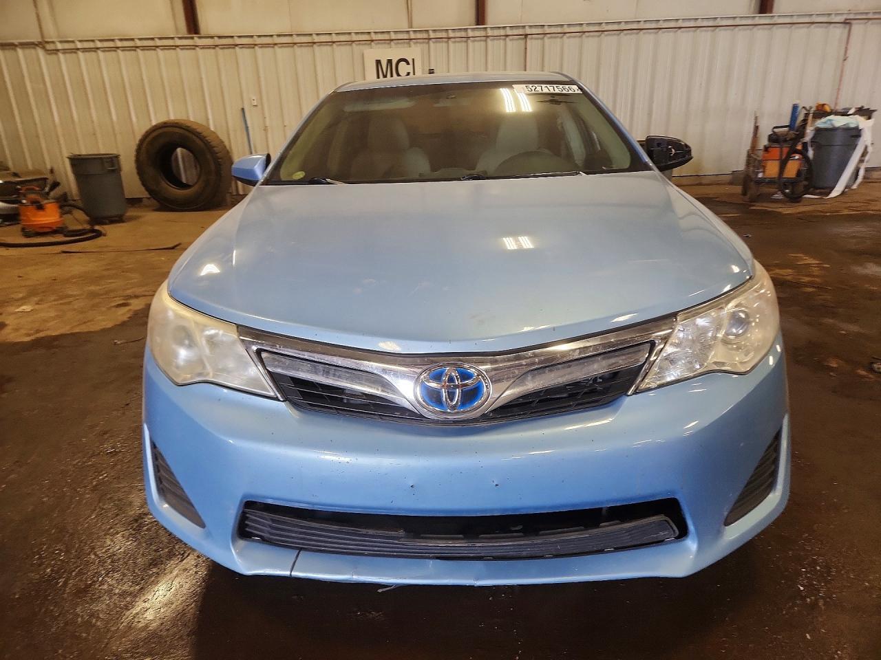 2012 Toyota Camry Hybrid Le - Image 5