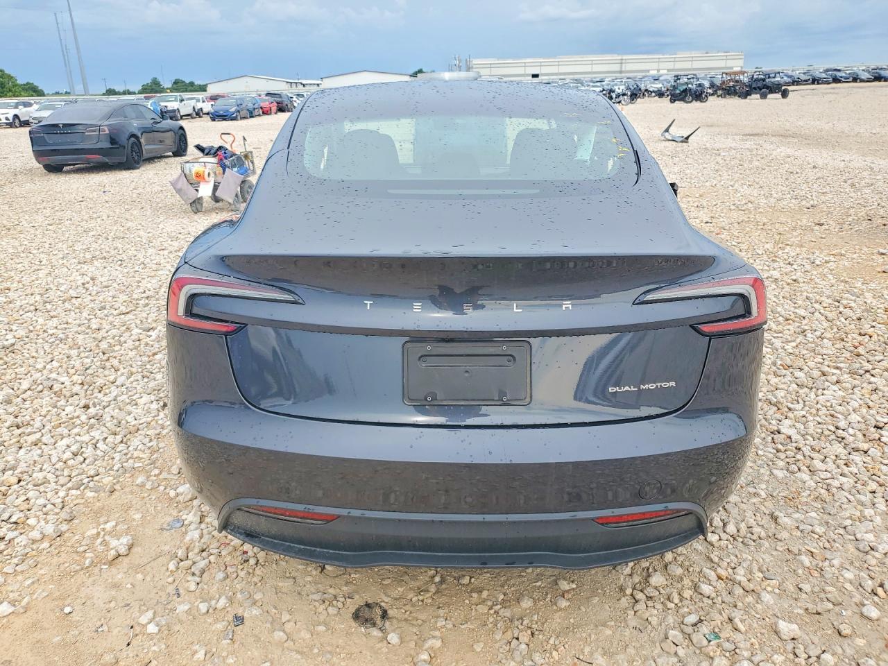 2024 Tesla Model 3 - Image 6