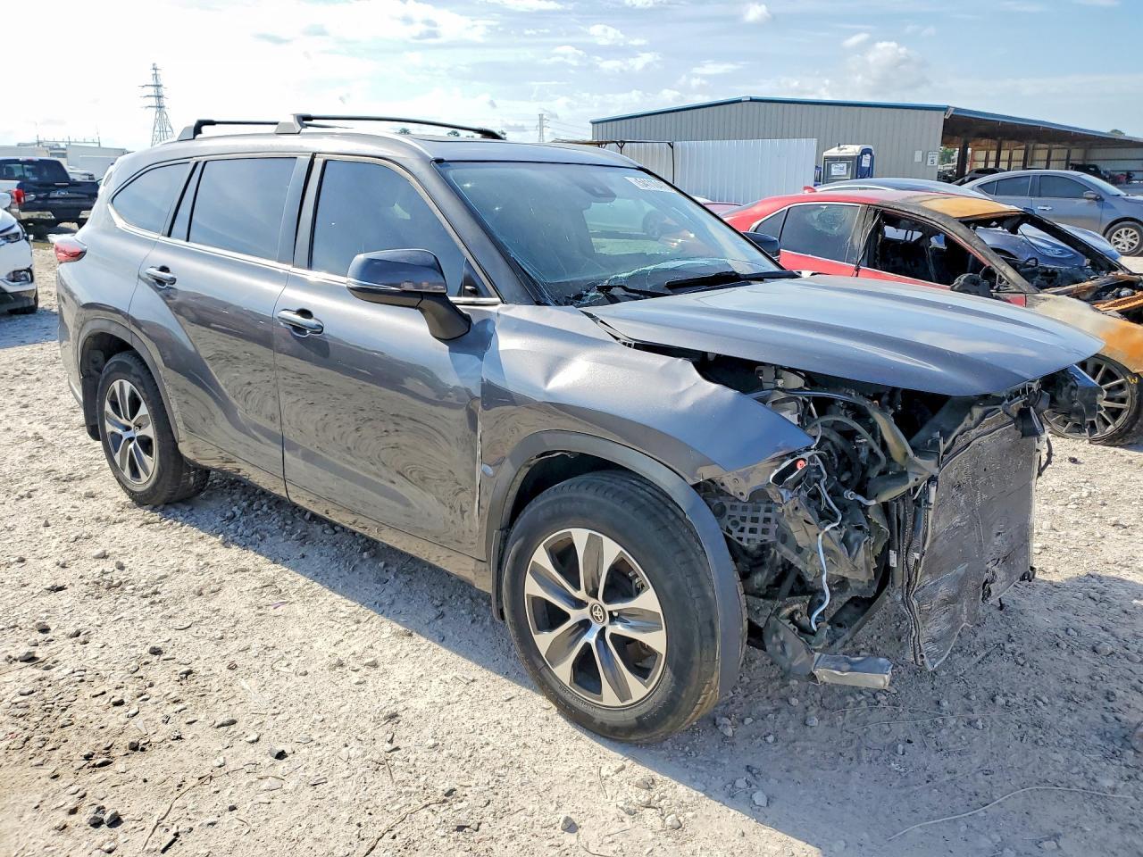 2023 Toyota Highlander Xle - Image 4