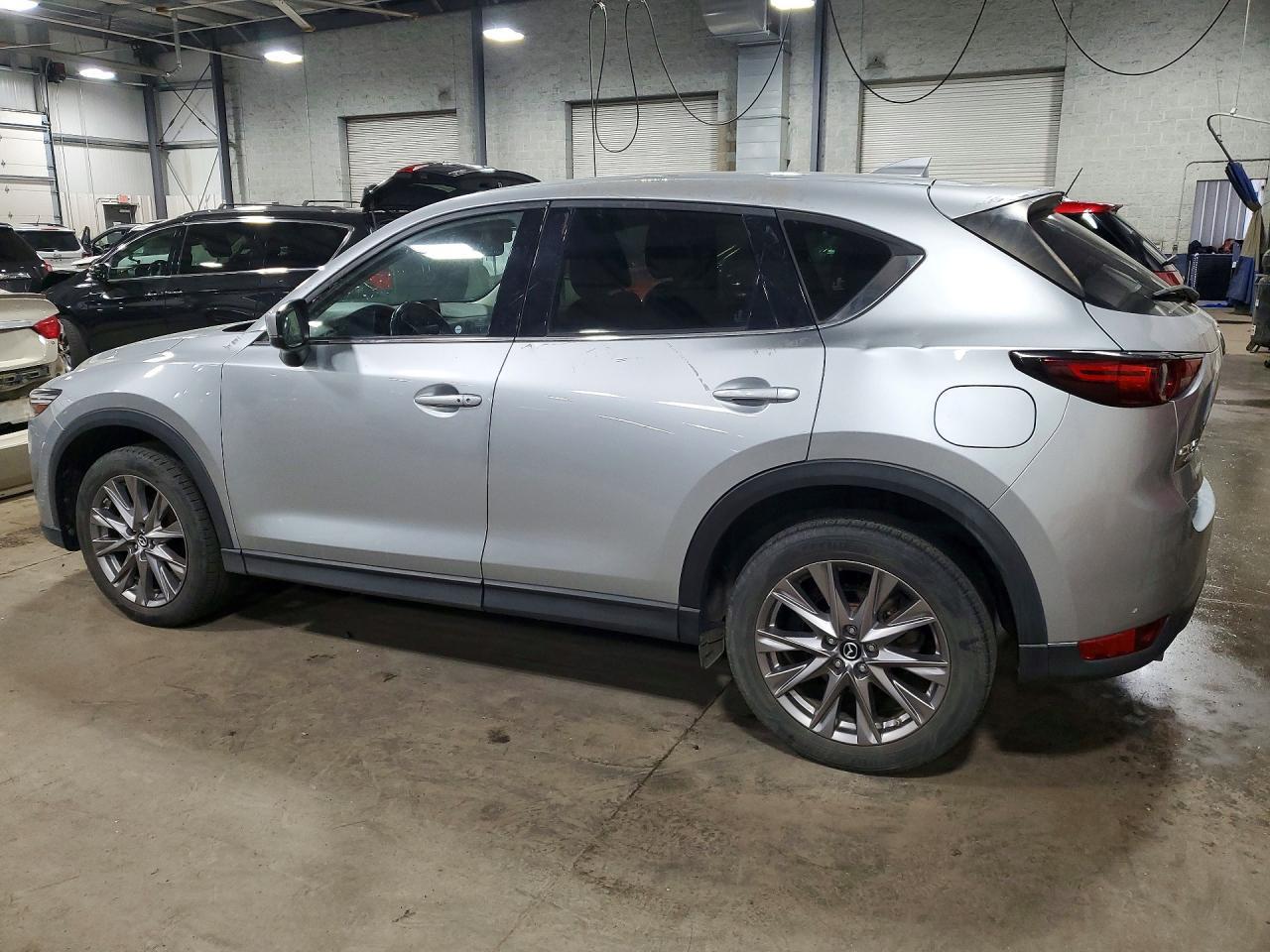 2019 Mazda Cx-5 Grand Touring - Фото 2