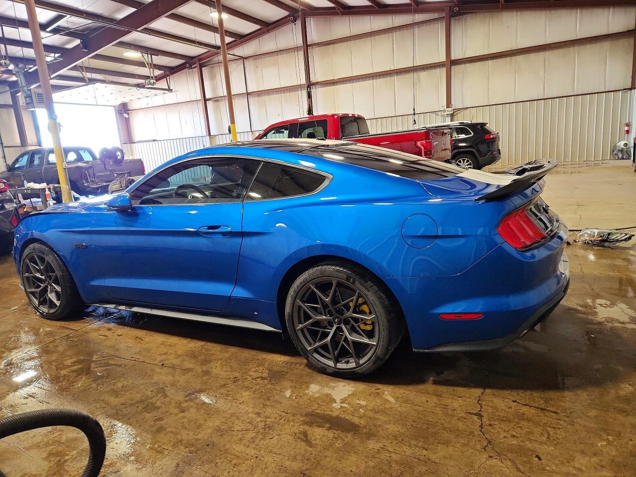 2019 Ford Mustang Gt - Image 2
