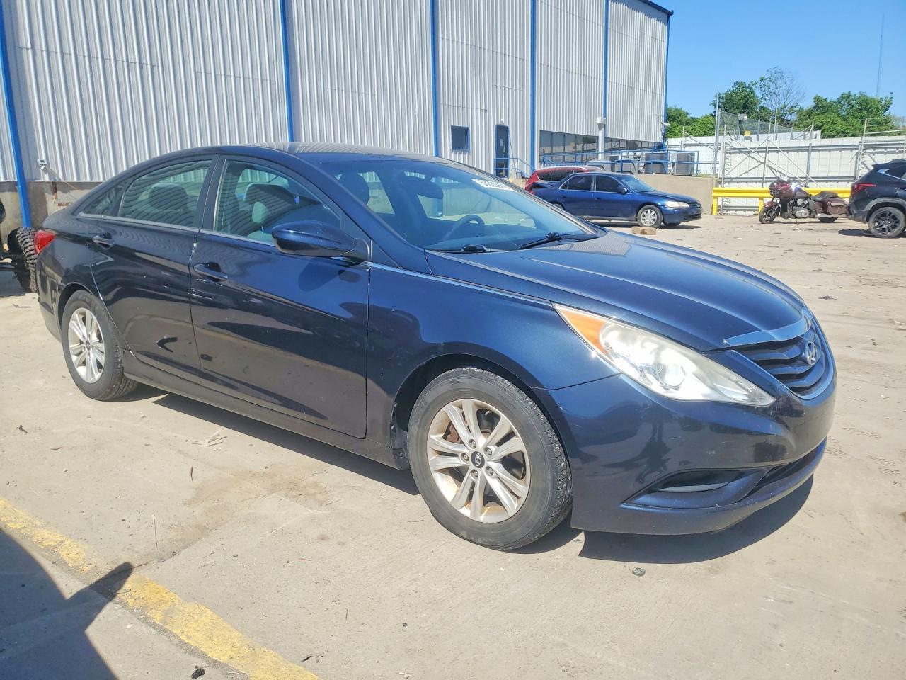 2013 Hyundai Sonata Gls - Image 4
