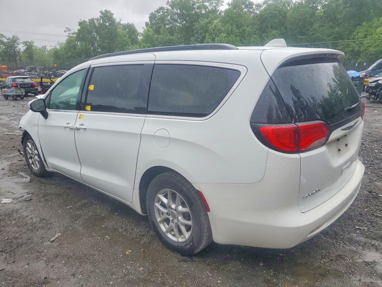 2020 Chrysler Voyager Lxi - Фото 2