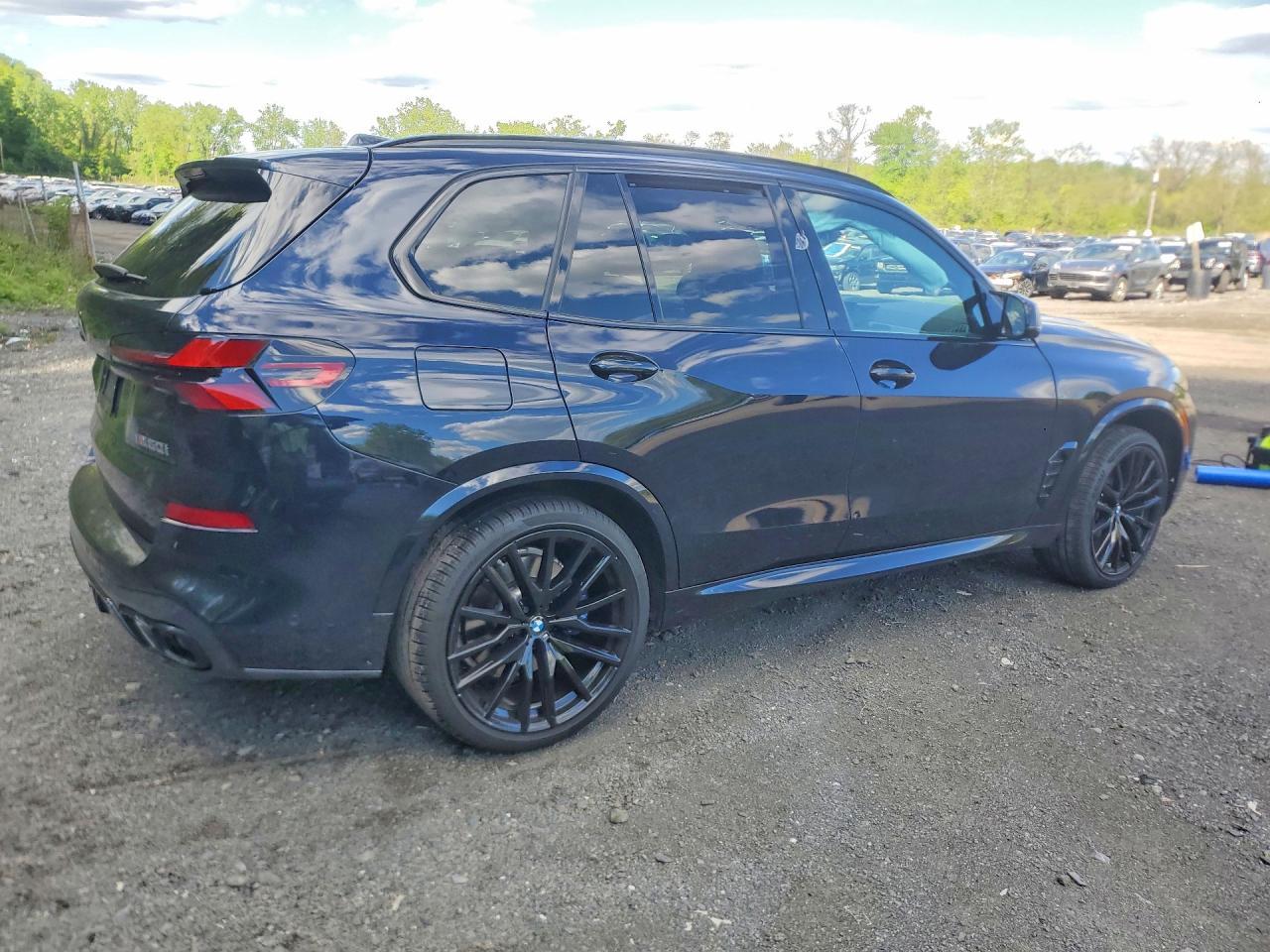 2025 BMW X5 M60I - Image 3